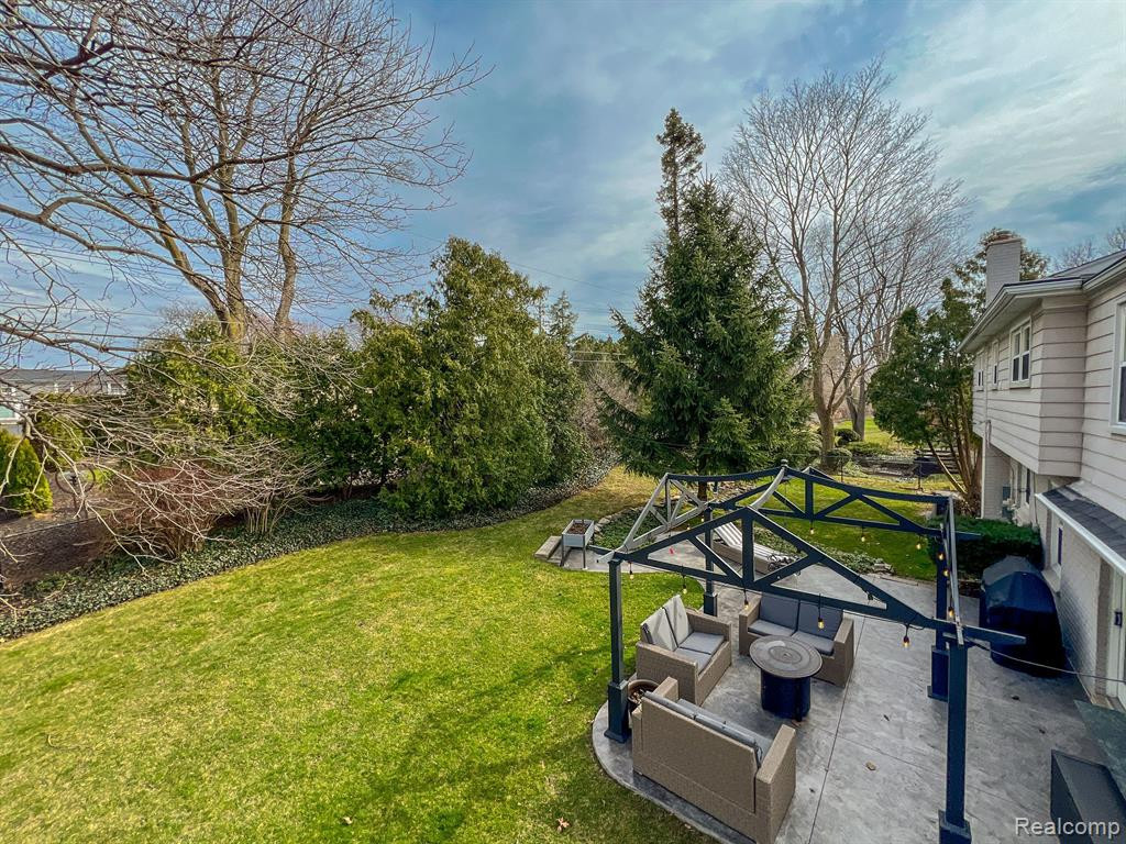 6689 CATHEDRAL Drive, Bloomfield Hills, MI 48301 — Photo 29
