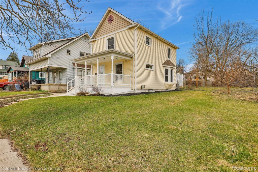 520 CHRISTIANCY Street, Lansing, MI 48910 — Photo 2
