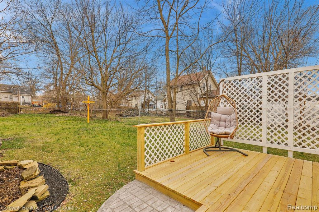 520 CHRISTIANCY Street, Lansing, MI 48910 — Photo 4