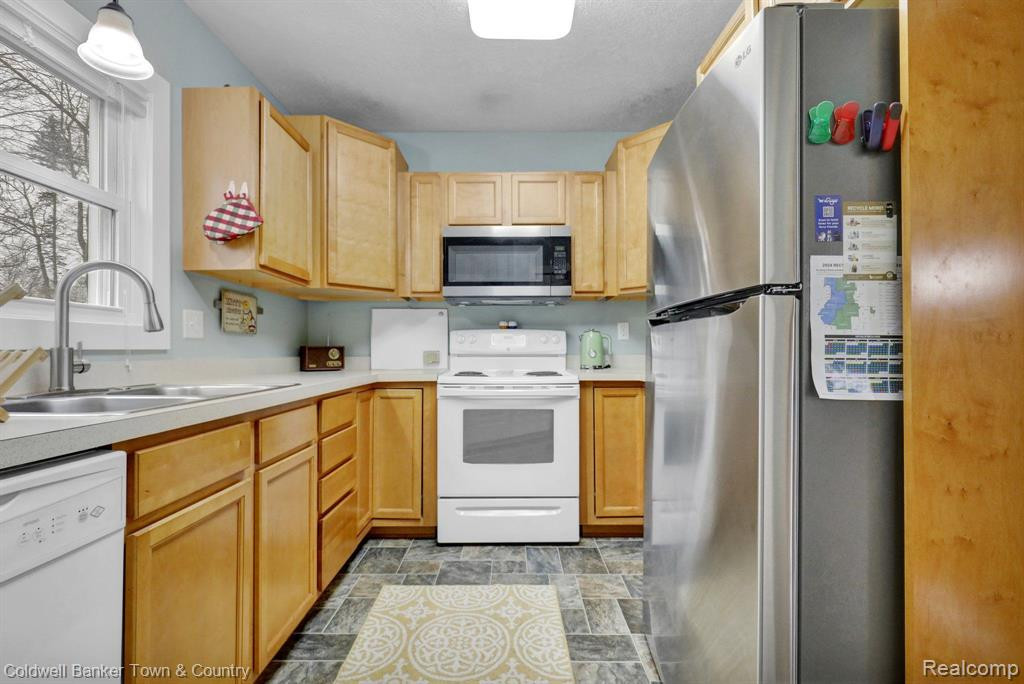 520 CHRISTIANCY Street, Lansing, MI 48910 — Photo 11