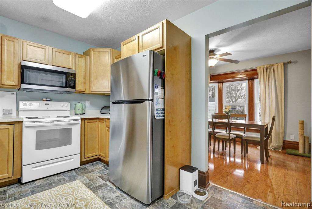 520 CHRISTIANCY Street, Lansing, MI 48910 — Photo 12