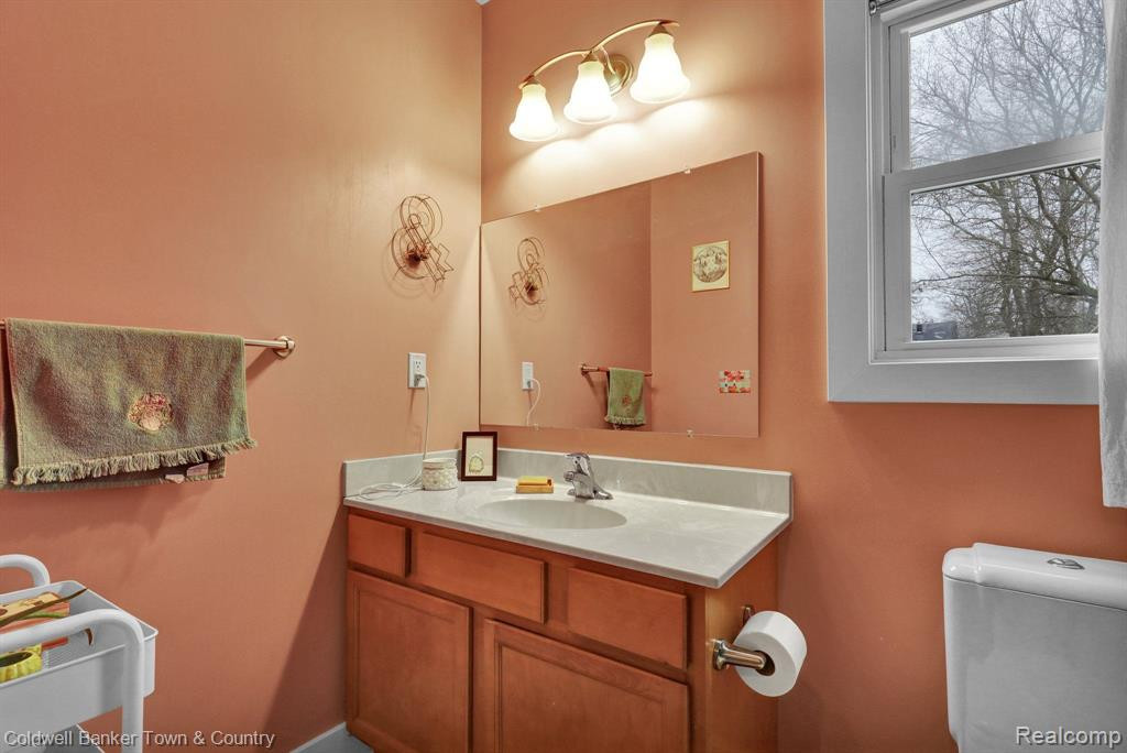 520 CHRISTIANCY Street, Lansing, MI 48910 — Photo 15