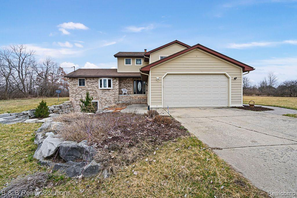 4370 HOLLENBECK Road, Columbiaville, MI 48421 — Photo 2