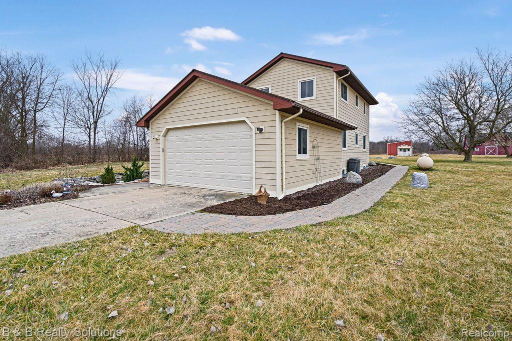 4370 HOLLENBECK Road, Columbiaville, MI 48421 — Photo 3