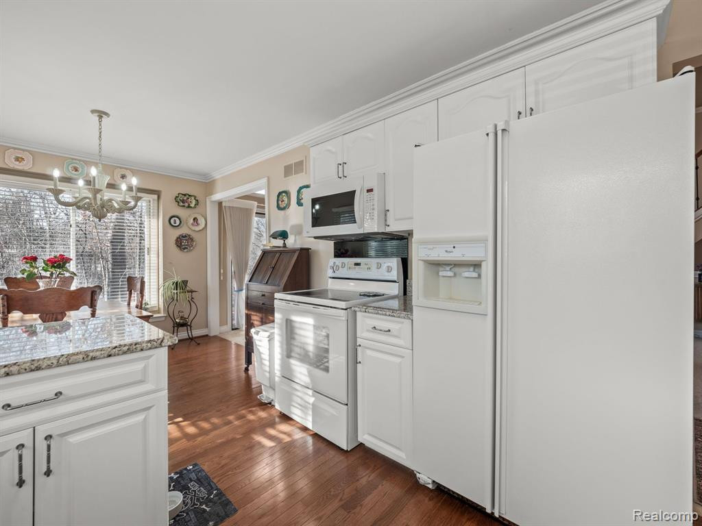 6575 Heron Pointe, West Bloomfield, MI 48323 — Photo 11