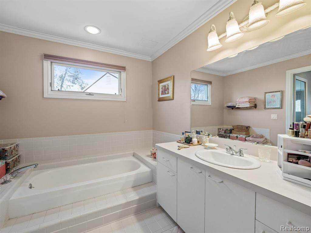 6575 Heron Pointe, West Bloomfield, MI 48323 — Photo 21