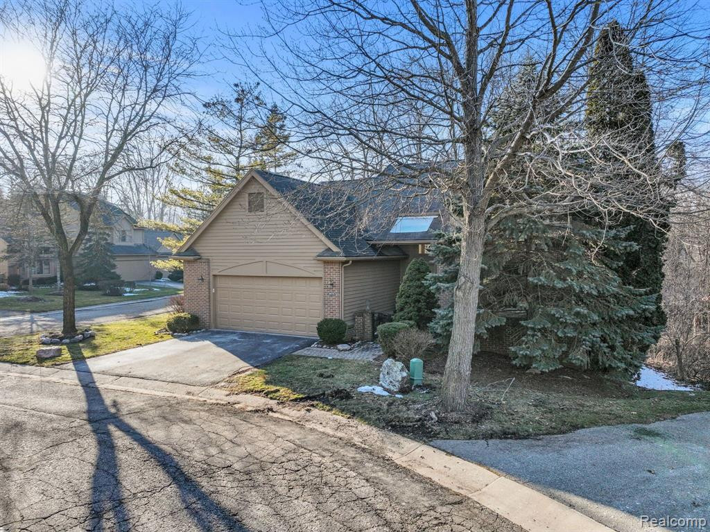 6575 Heron Pointe, West Bloomfield, MI 48323 — Photo 29