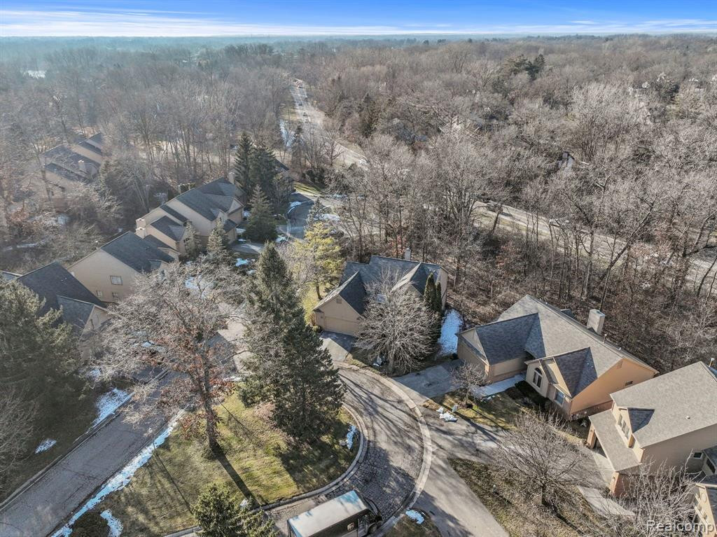 6575 Heron Pointe, West Bloomfield, MI 48323 — Photo 33
