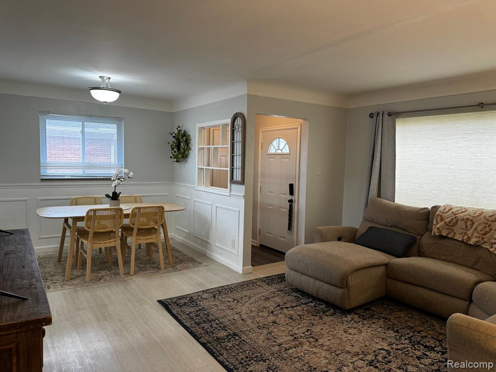 8948 MERRIMAN Road, Livonia, MI 48150 — Photo 8