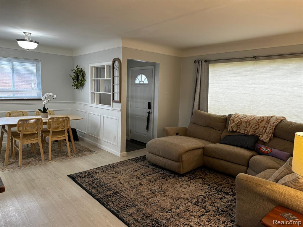 8948 MERRIMAN Road, Livonia, MI 48150 — Photo 12