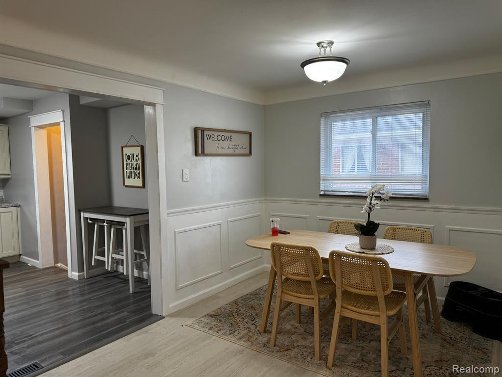 8948 MERRIMAN Road, Livonia, MI 48150 — Photo 13
