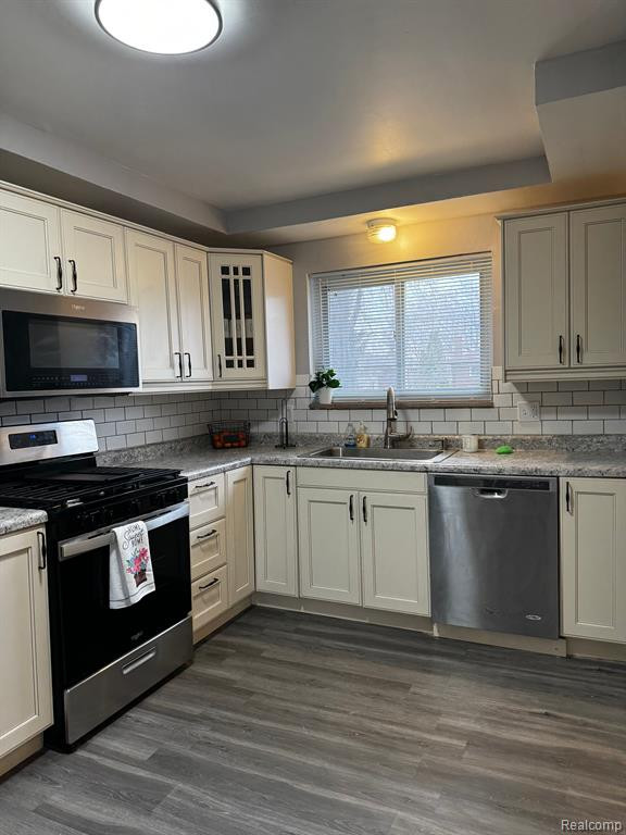 8948 MERRIMAN Road, Livonia, MI 48150 — Photo 14