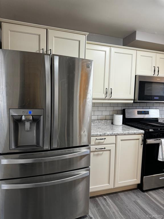 8948 MERRIMAN Road, Livonia, MI 48150 — Photo 16