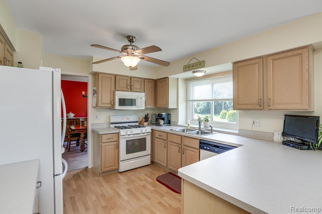 46962 Southgate Drive, Canton, MI 48188 — Photo 10