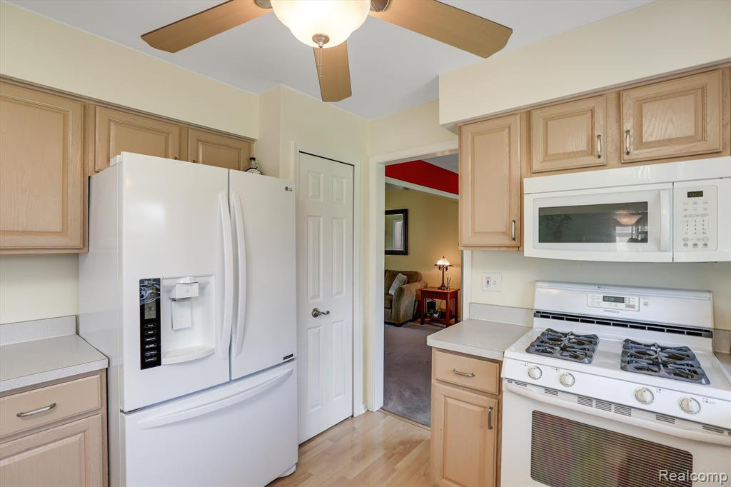 46962 Southgate Drive, Canton, MI 48188 — Photo 13