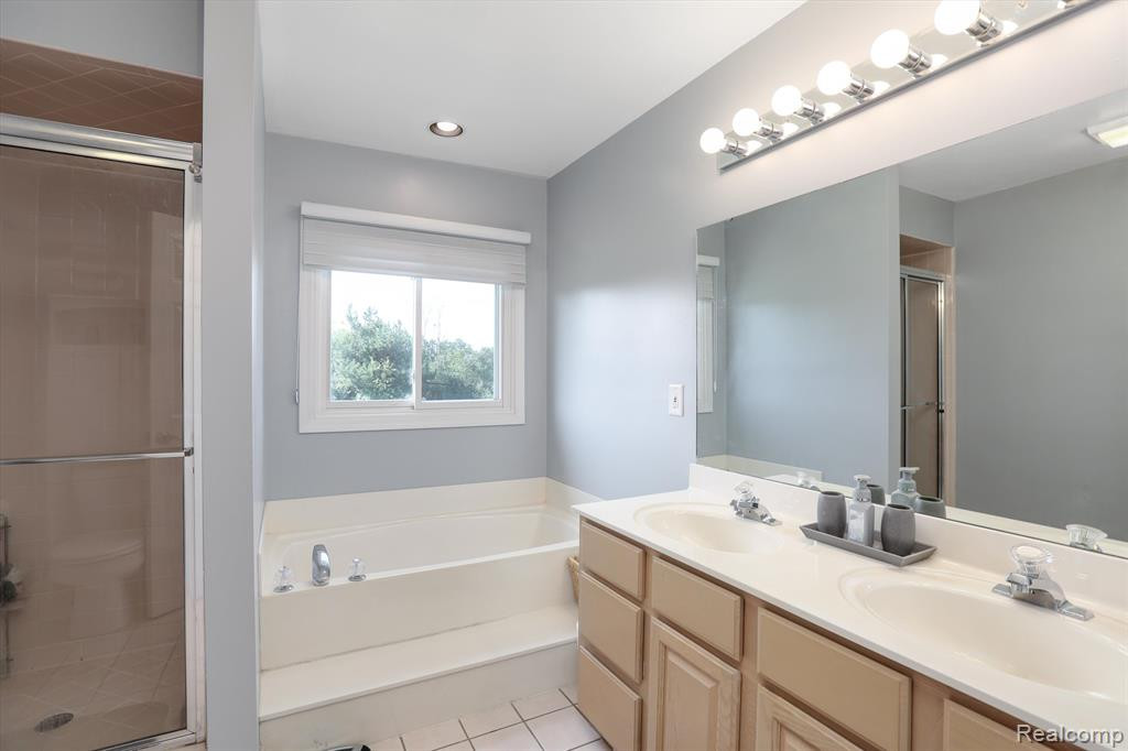 46962 Southgate Drive, Canton, MI 48188 — Photo 25