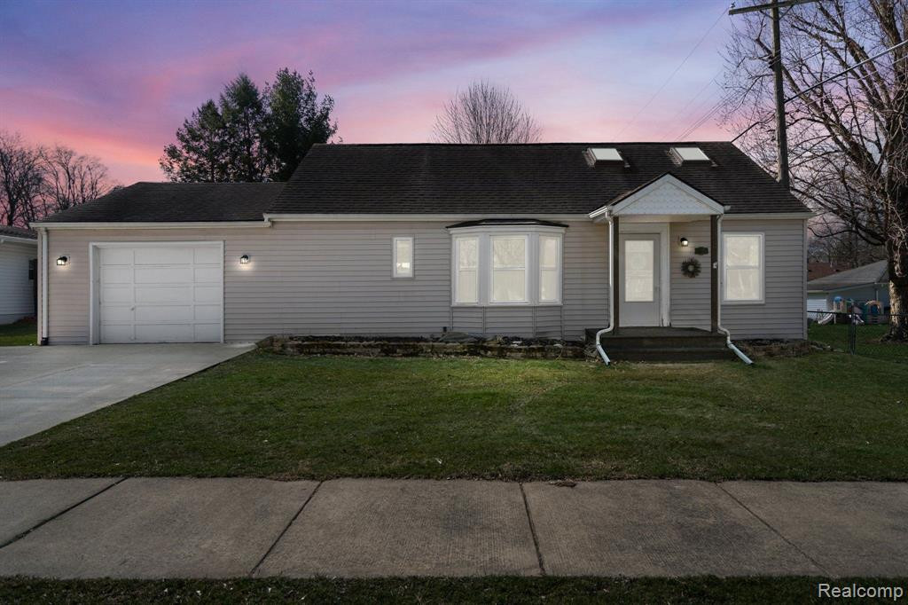109 PINE Street, Webberville, MI 48892 — Photo 32