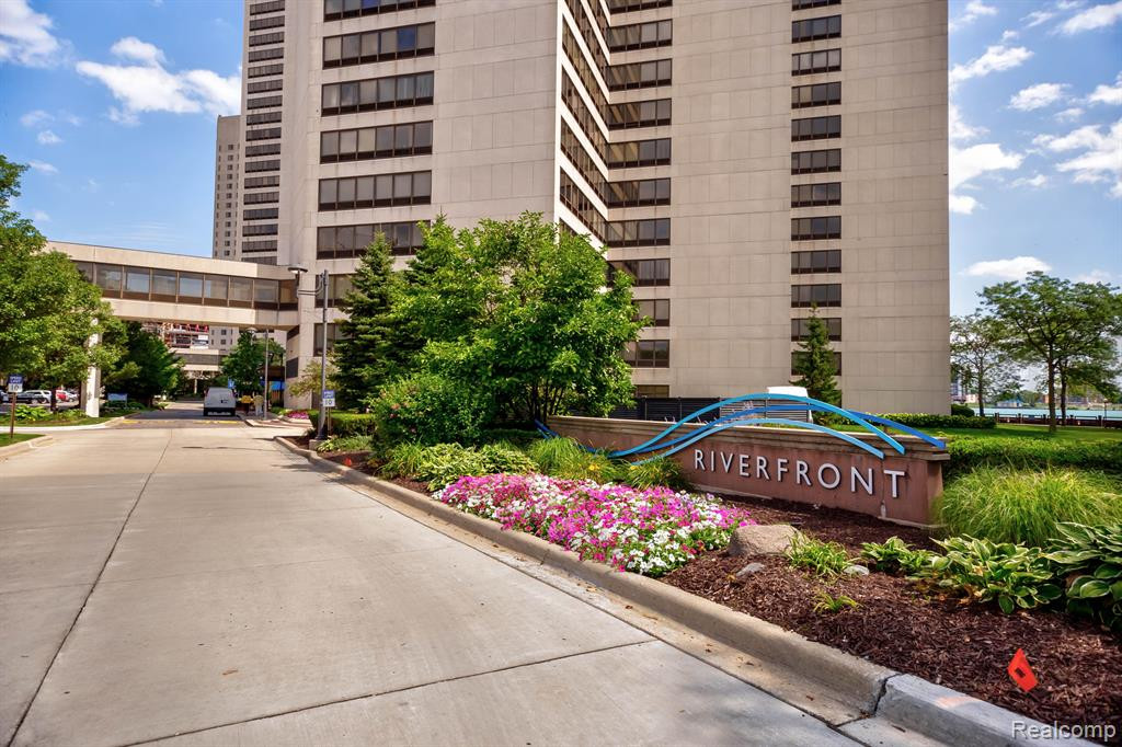 1001 W Jefferson Avenue, 13G, Detroit, MI 48226 — front exterior