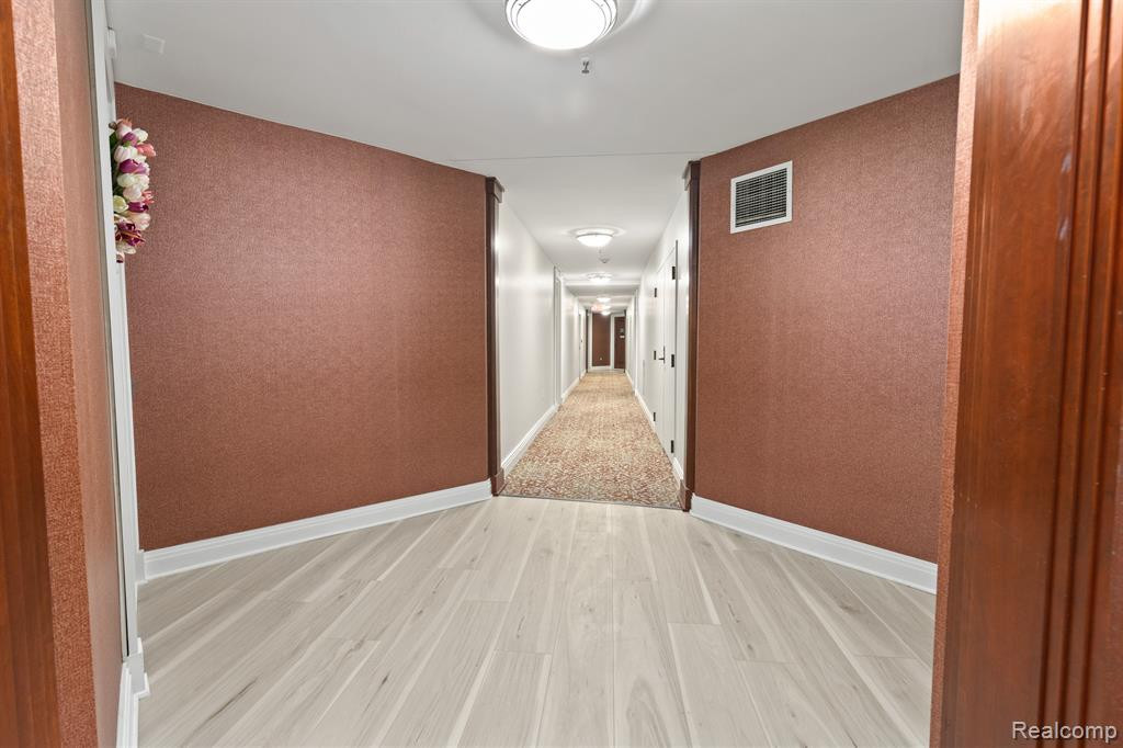 1001 W Jefferson Avenue, 13G, Detroit, MI 48226 — Photo 22