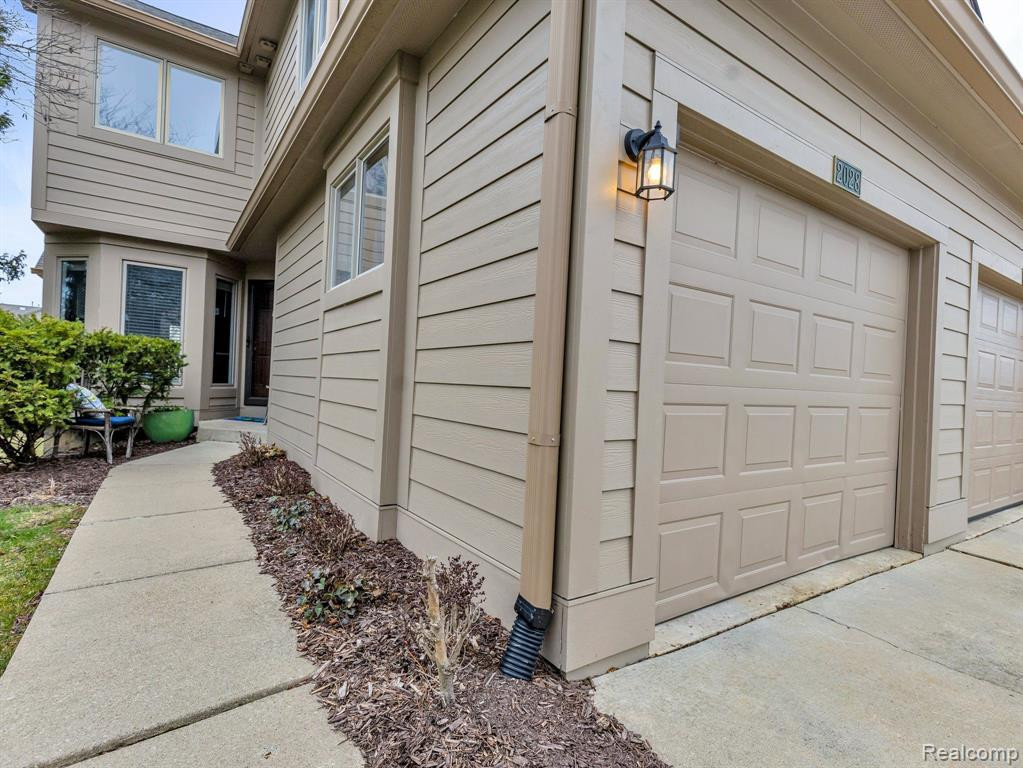 2028 BANCROFT Drive, Ann Arbor, MI 48108 — Photo 2