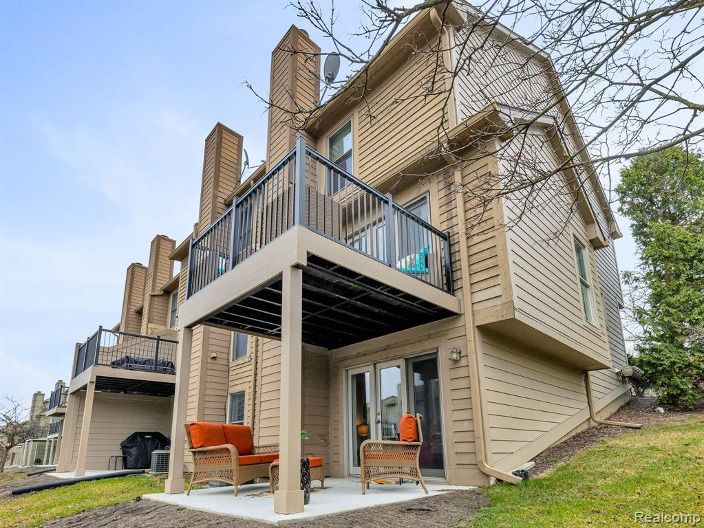 2028 BANCROFT Drive, Ann Arbor, MI 48108 — Photo 3