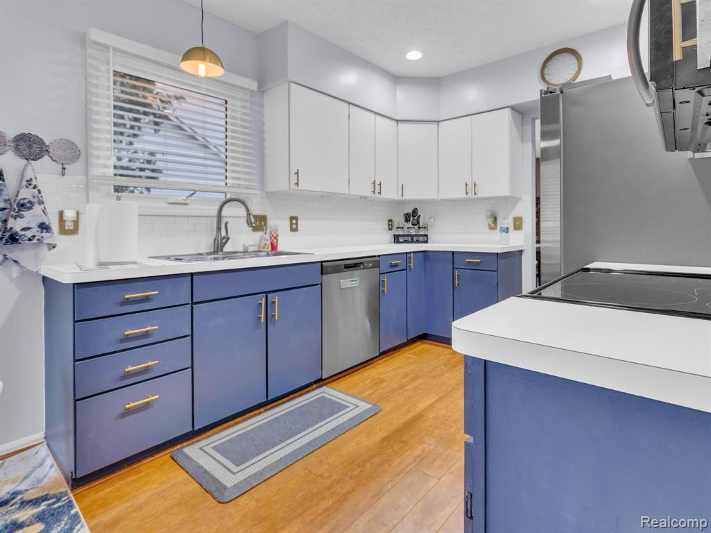 2028 BANCROFT Drive, Ann Arbor, MI 48108 — Photo 6