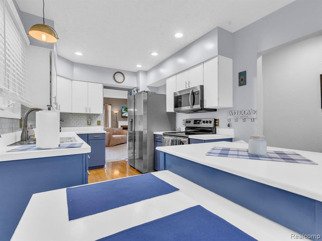 2028 BANCROFT Drive, Ann Arbor, MI 48108 — Photo 8