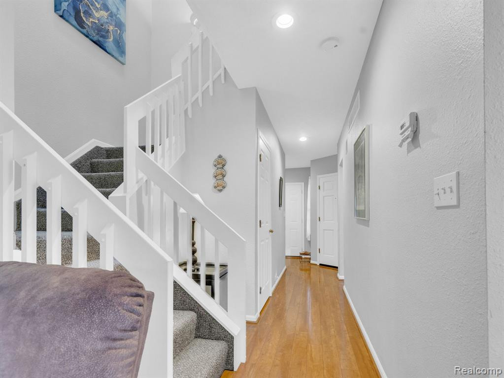 2028 BANCROFT Drive, Ann Arbor, MI 48108 — Photo 11