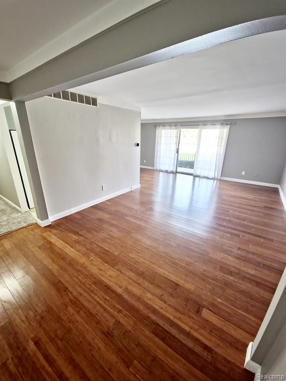 448 FOX HILLS Drive S, 2, Bloomfield Hills, MI 48304 — Photo 4