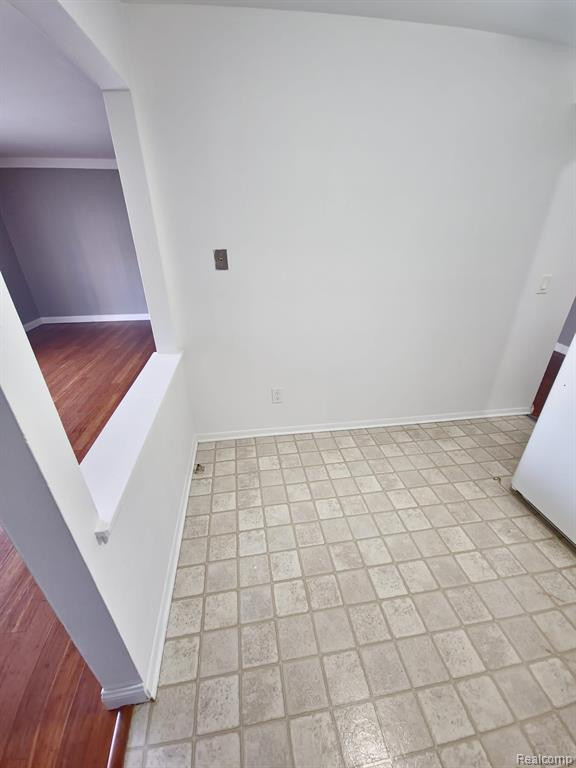 448 FOX HILLS Drive S, 2, Bloomfield Hills, MI 48304 — Photo 11