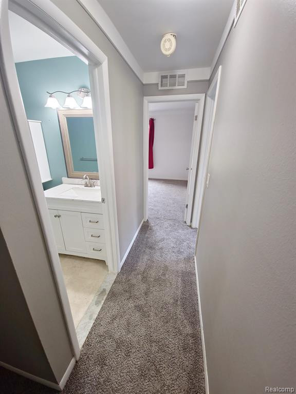 448 FOX HILLS Drive S, 2, Bloomfield Hills, MI 48304 — Photo 13