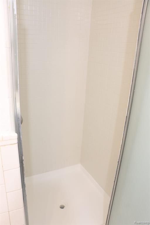 448 FOX HILLS Drive S, 2, Bloomfield Hills, MI 48304 — Photo 23