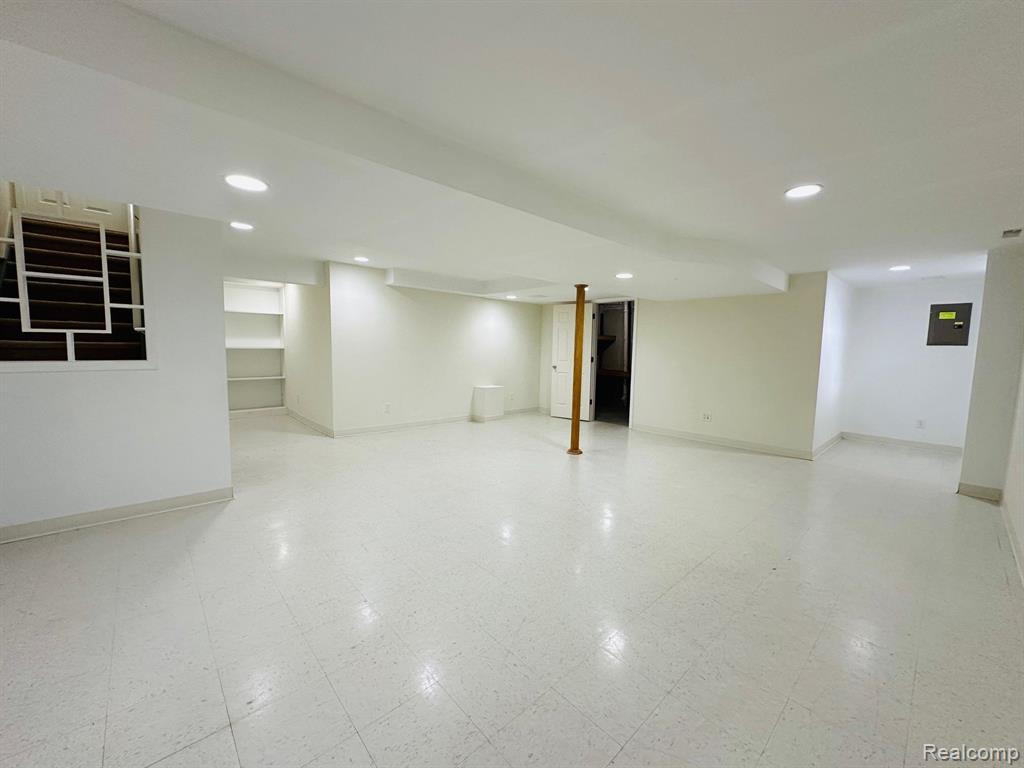 41819 YEATS Drive, Novi, MI 48377 — Photo 16