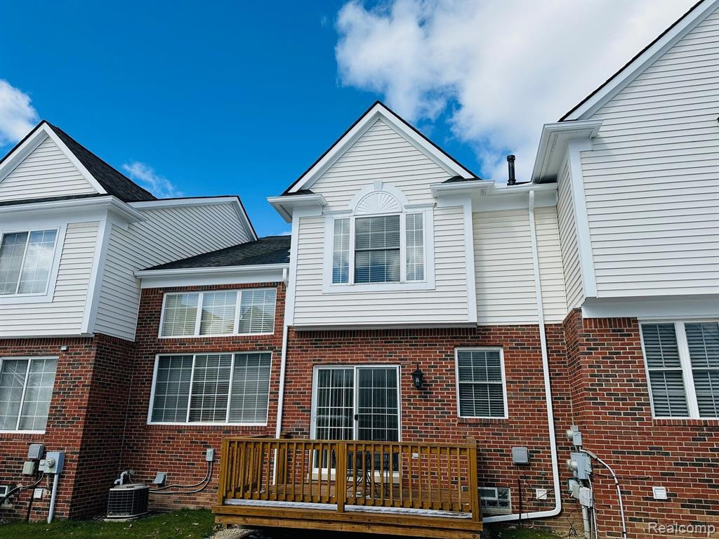 41819 YEATS Drive, Novi, MI 48377 — Photo 17