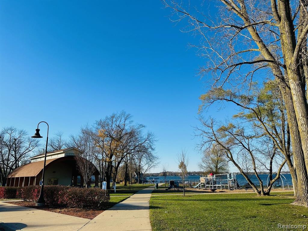 41819 YEATS Drive, Novi, MI 48377 — Photo 24