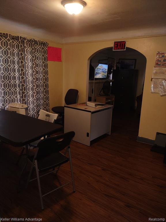 6897 GREENVIEW Avenue, Detroit, MI 48228 — Photo 2