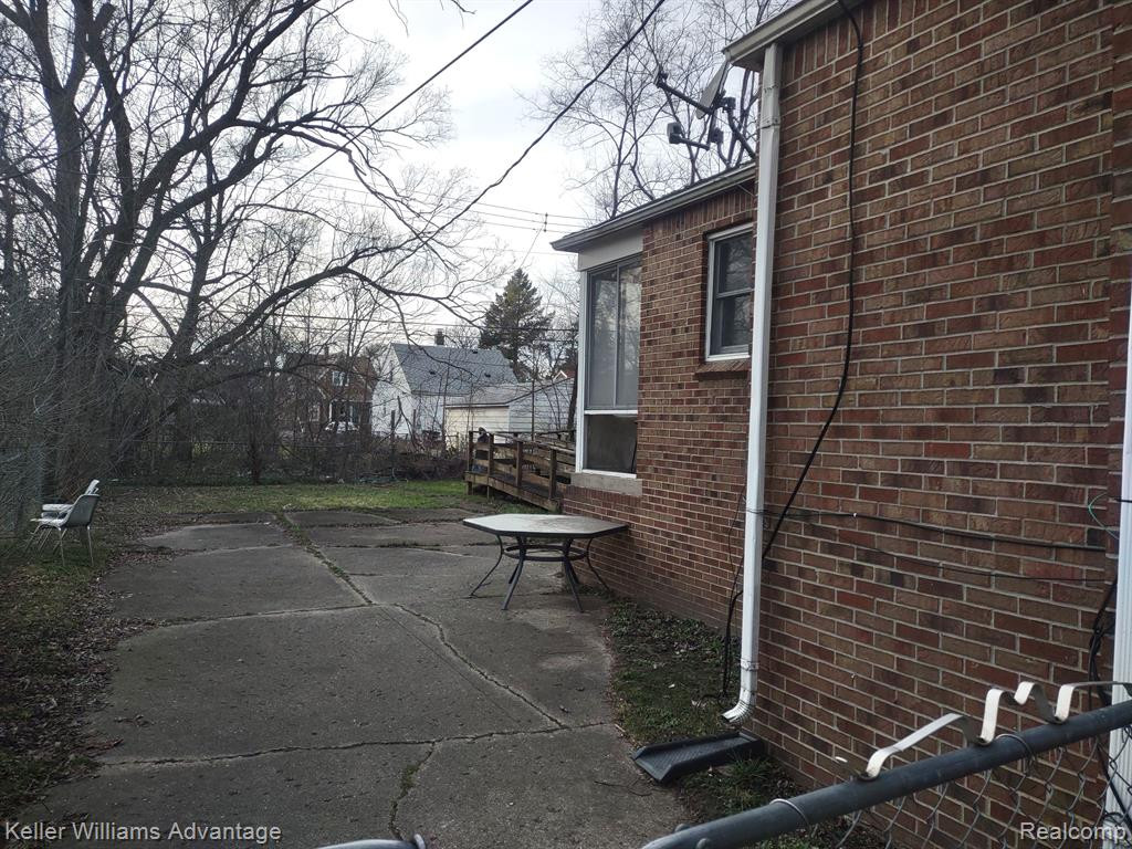 6897 GREENVIEW Avenue, Detroit, MI 48228 — Photo 4