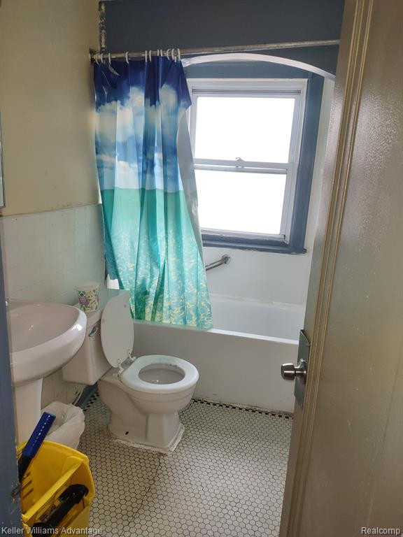 6897 GREENVIEW Avenue, Detroit, MI 48228 — Photo 8