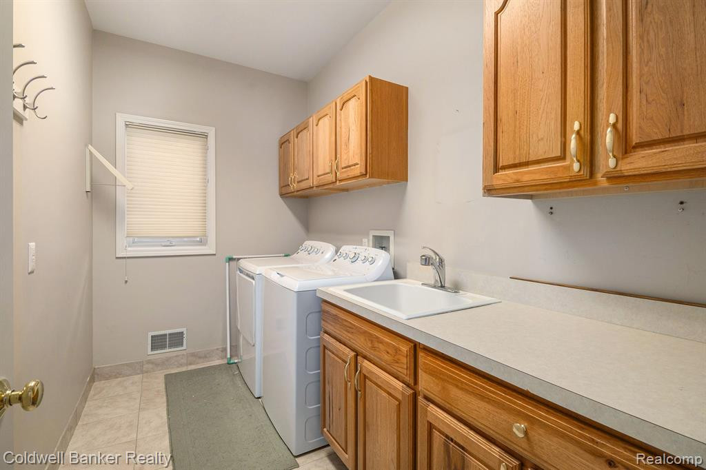 7280 RABBIT EARS Pass, Clarkston, MI — Photo 12