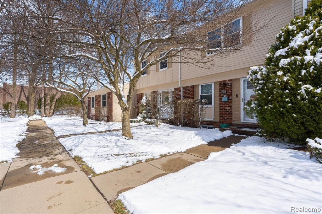 5826 NORTHFIELD Parkway, Troy, MI 48098 — Photo 2