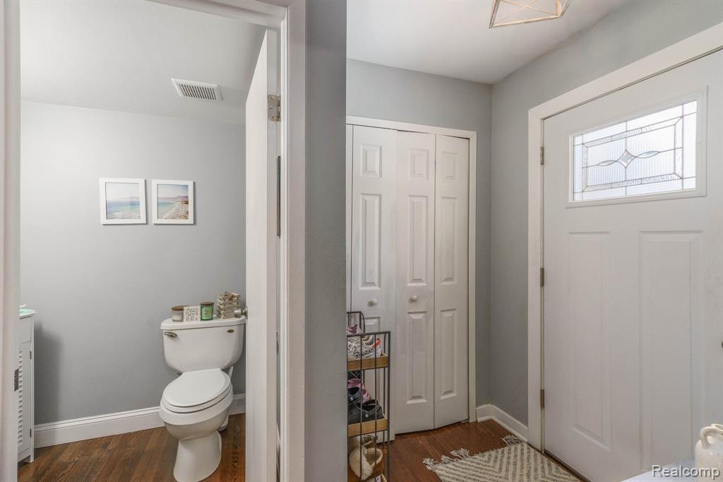 5826 NORTHFIELD Parkway, Troy, MI 48098 — Photo 5