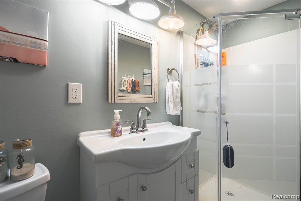 5826 NORTHFIELD Parkway, Troy, MI 48098 — Photo 28