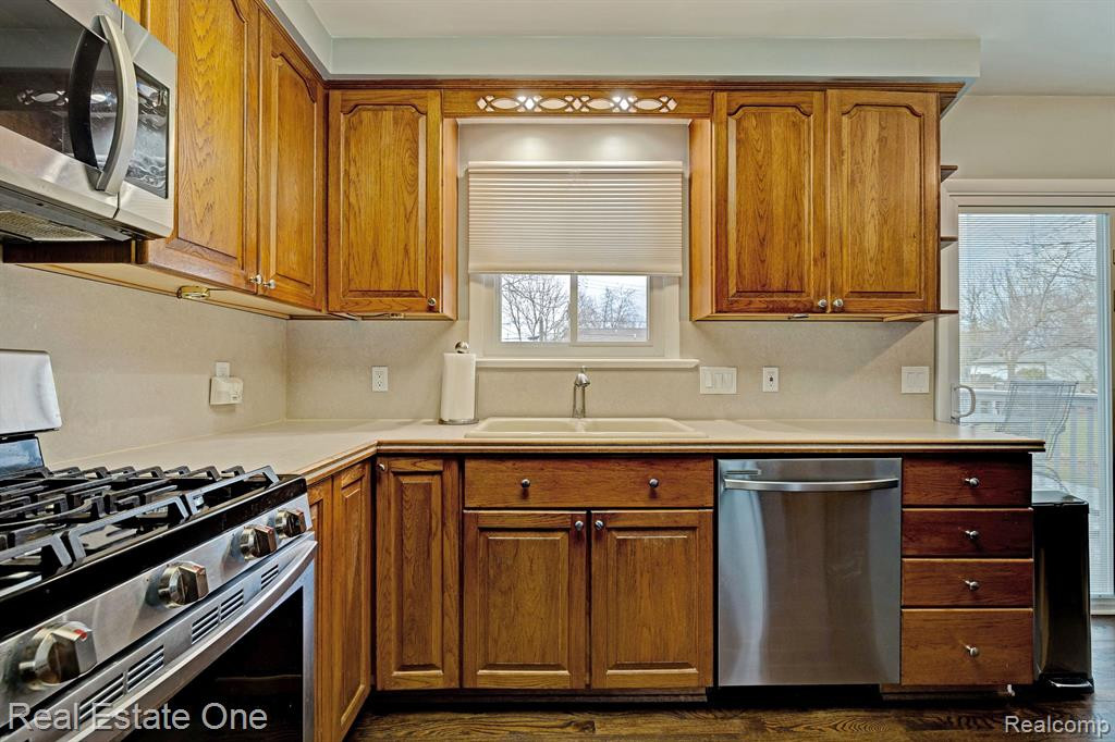 4170 Quillen Avenue, Waterford, MI 48329 — Photo 12