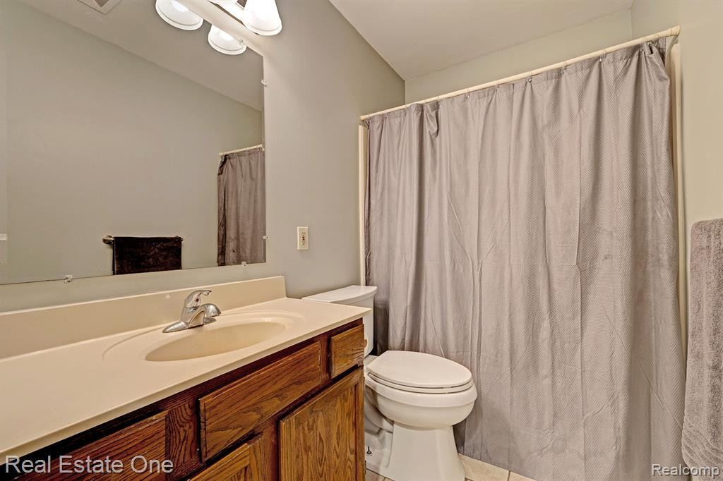 4170 Quillen Avenue, Waterford, MI 48329 — Photo 14