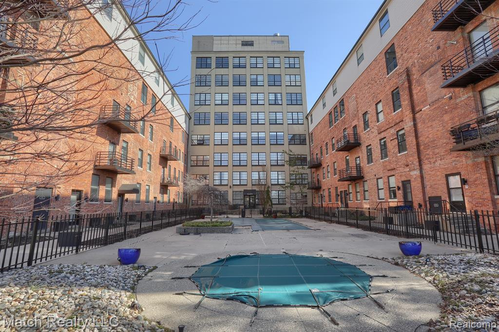 6533 E JEFFERSON Avenue, 311, Detroit, MI 48207 — Photo 2