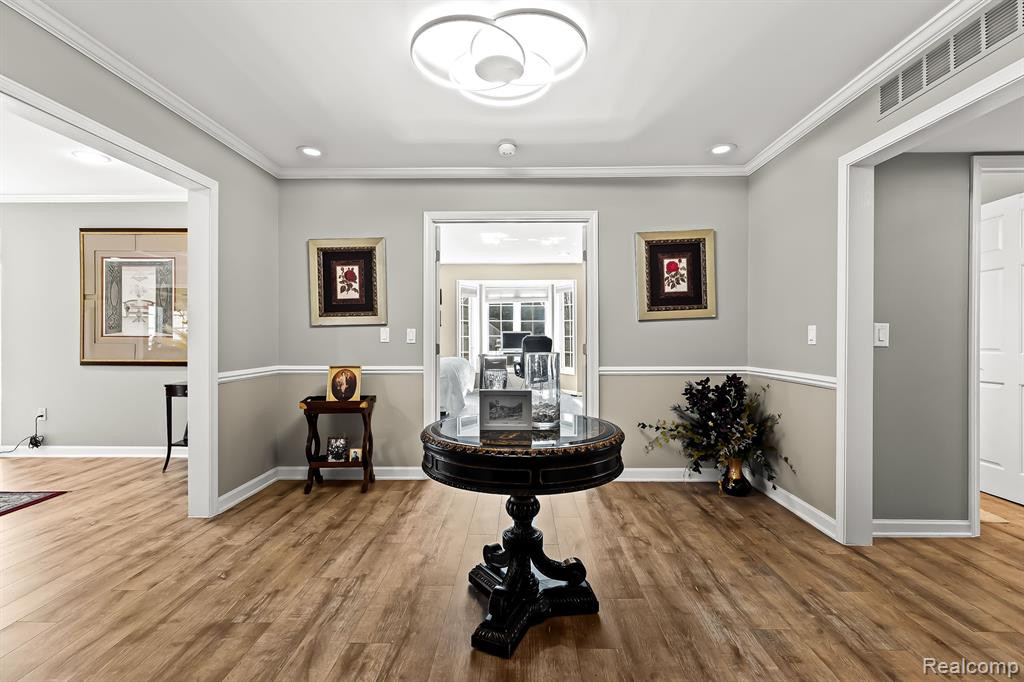 817 DEER Court, 402, Plymouth, MI 48170 — Photo 5