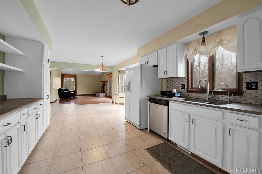 8471 FRITH Road, Columbus, MI — Photo 10
