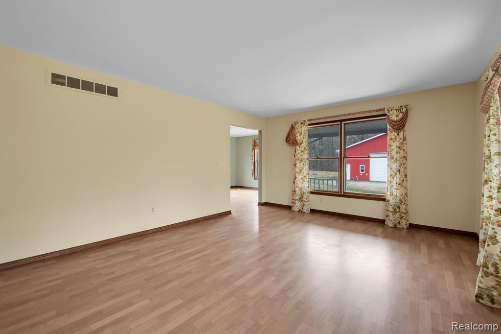 8471 FRITH Road, Columbus, MI — Photo 16