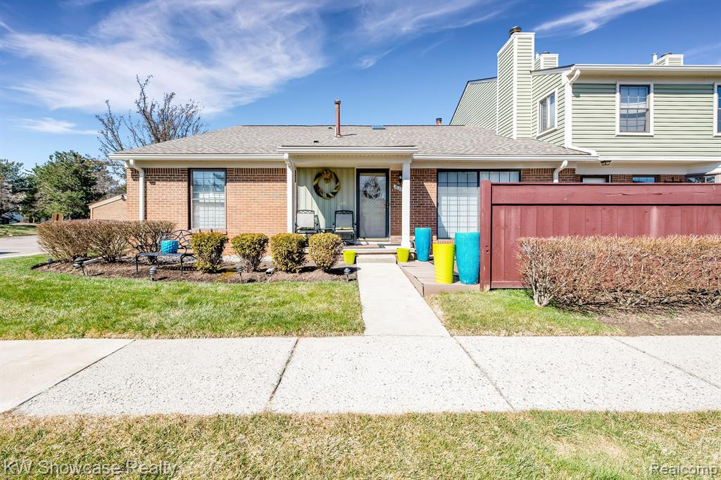 31214 COUNTRY, 216, Farmington Hills, MI 48331 — Photo 2