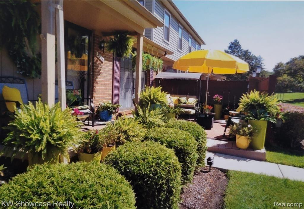 31214 COUNTRY, 216, Farmington Hills, MI 48331 — Photo 3